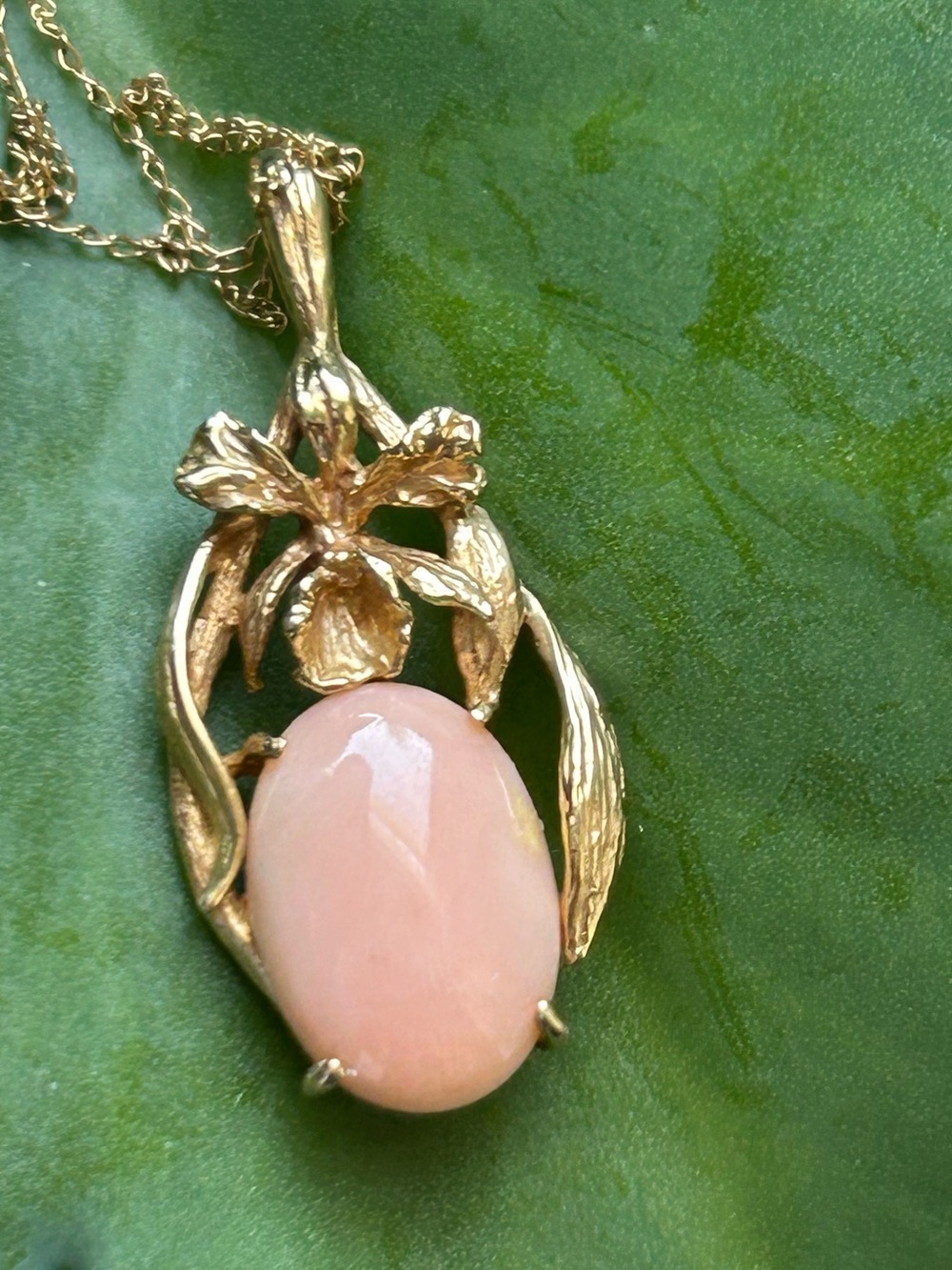 Unique 14k yellow gold angle skin pink coral flower pendant necklace 18” chain